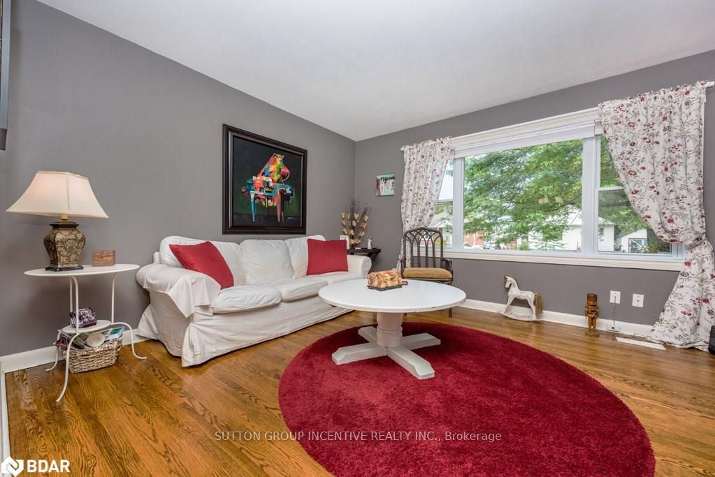 Listing Image 7