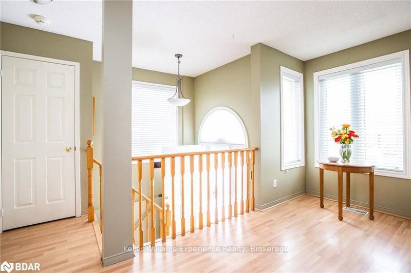 36 Churchland Dr, Barrie, L4N 8P9 | Image 2