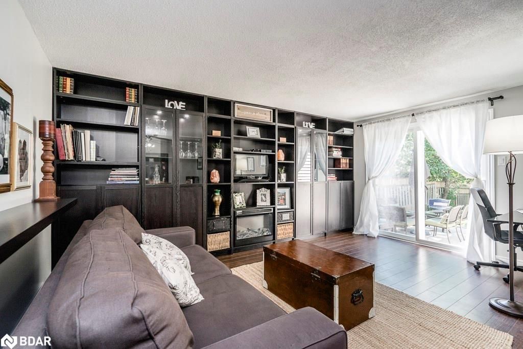 Listing Image 5