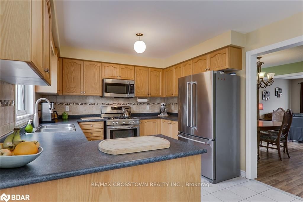 Listing Image 10