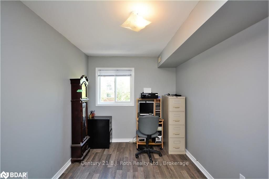 Listing Image 17
