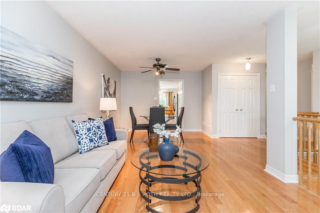 Listing Image 7