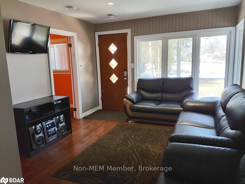 230 Robins Point Rd, Tay, L0K 2A0 | Image 2