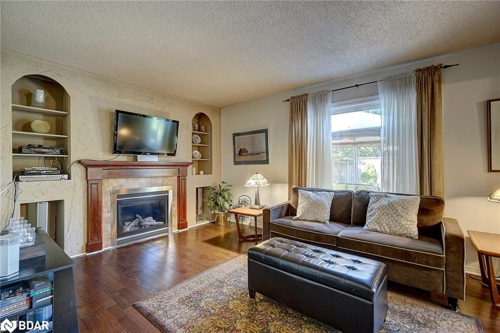 Listing Image 7