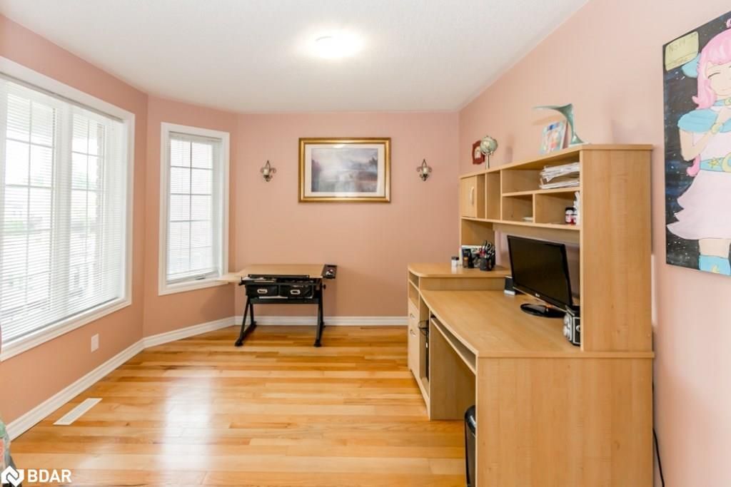 Listing Image 7