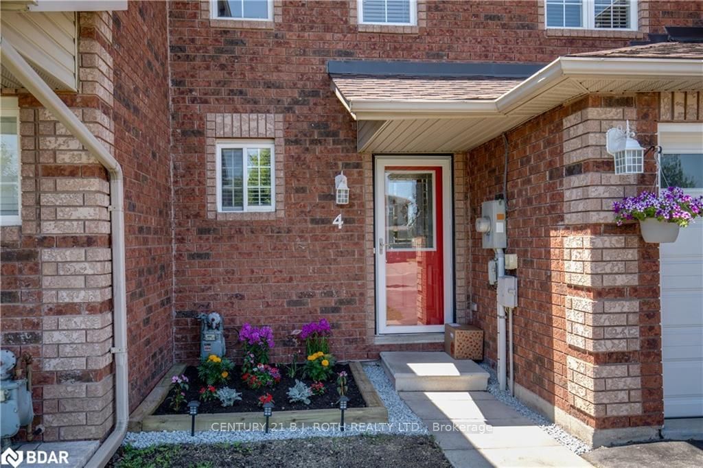 Listing Image 4