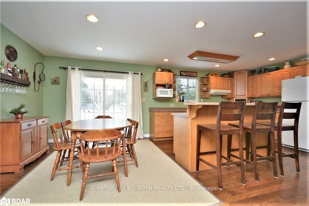 Listing Image 7