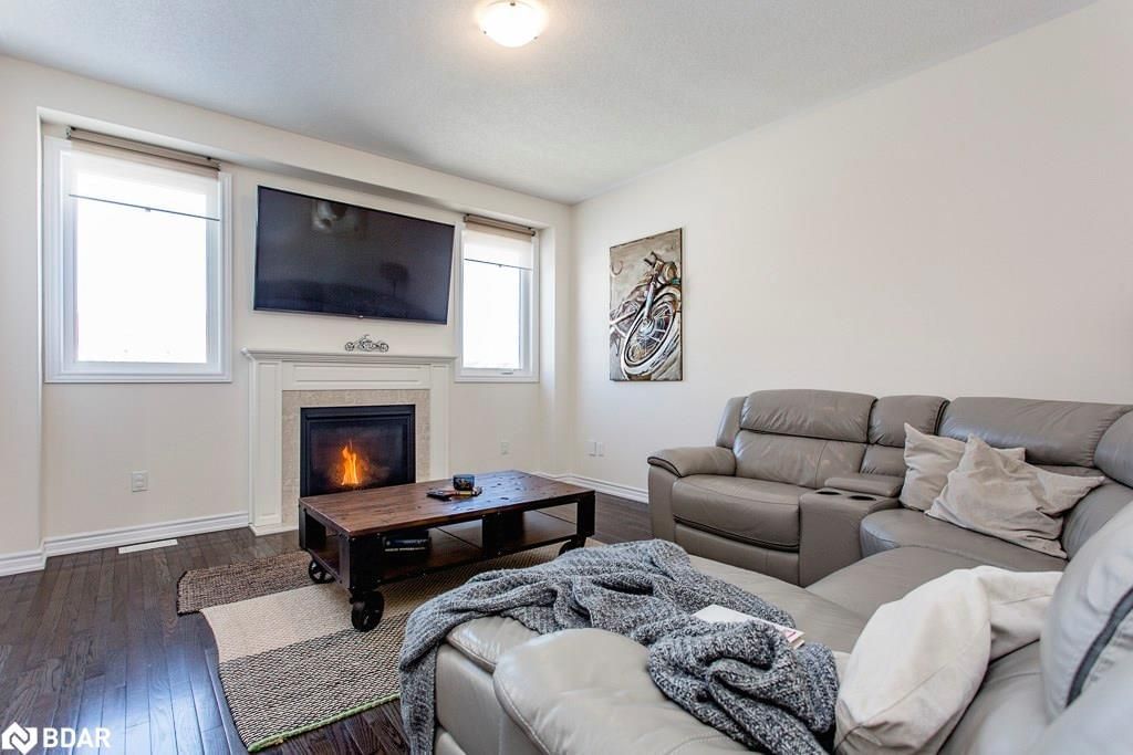 Listing Image 7