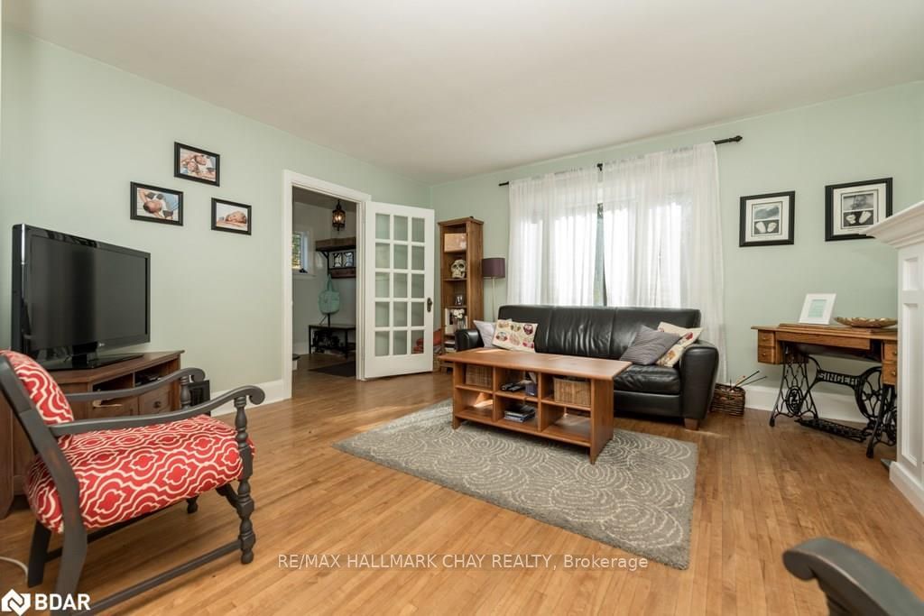 Listing Image 7
