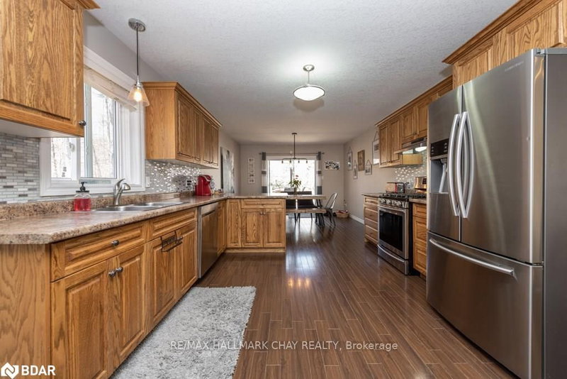 310 Golf Course Rd, Wasaga Beach, L9Z 1S5 | Image 2
