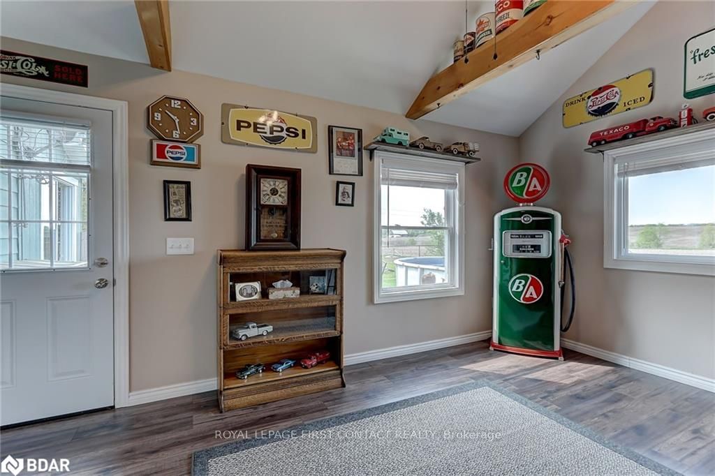 Listing Image 7