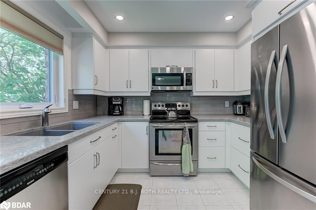 Listing Image 16