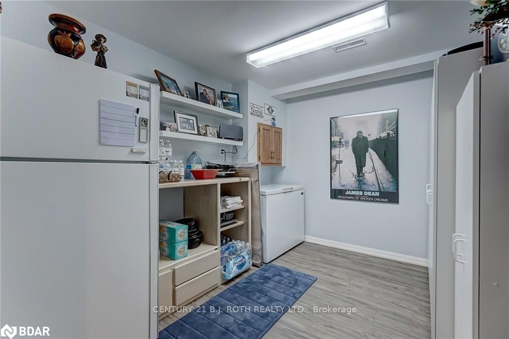 Listing Image 33