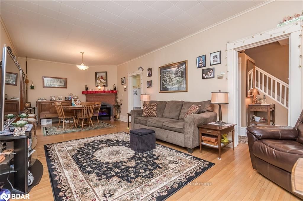 Listing Image 5