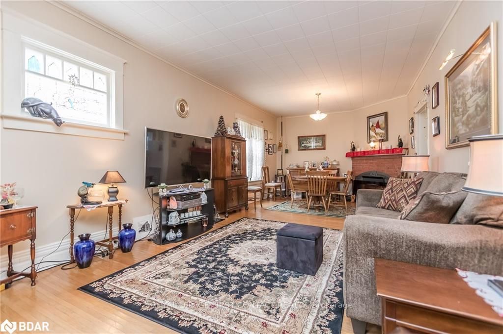 Listing Image 6