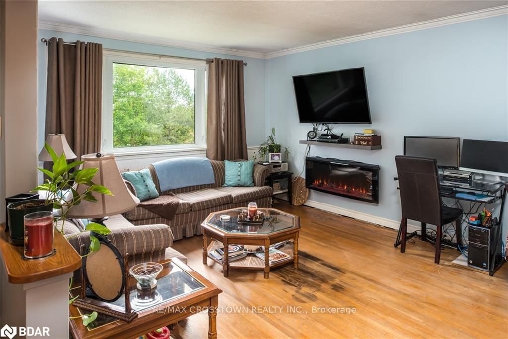 Listing photo 5
