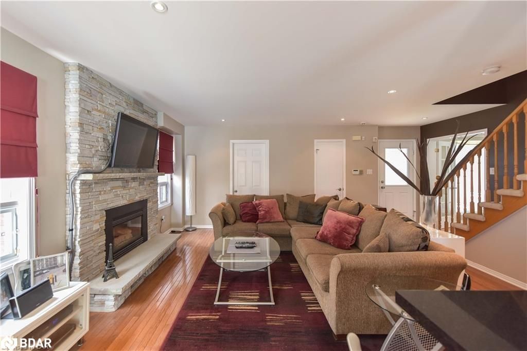 Listing Image 10