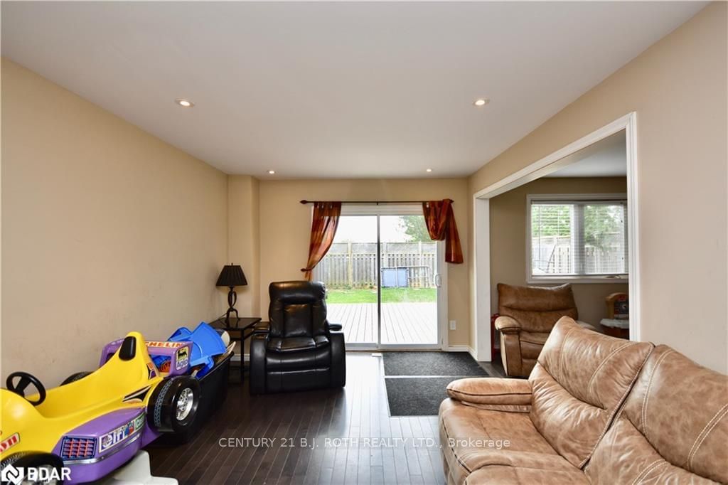 Listing Image 5