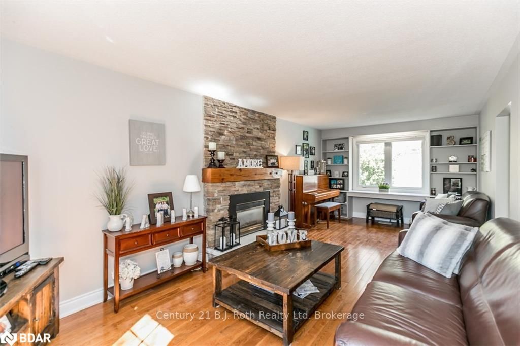 Listing Image 6