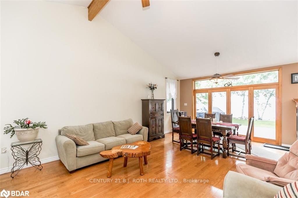 Listing Image 5
