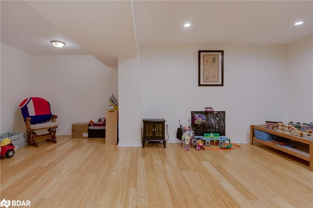 Listing Image 15