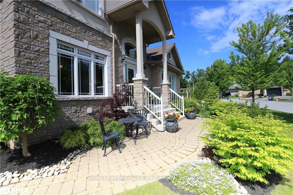 Listing Image 4