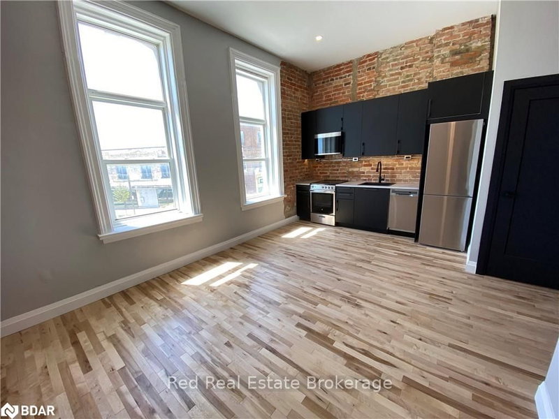 58 Dunlop St E, Barrie, L4M 1A3 | Image 3