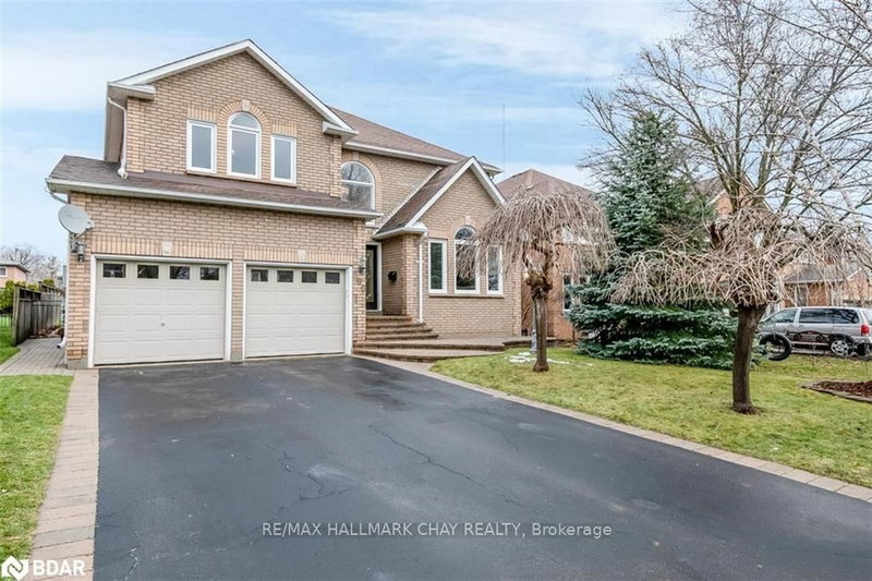 90 Cityview Circ, Barrie, L4N 7V2 | Image 2