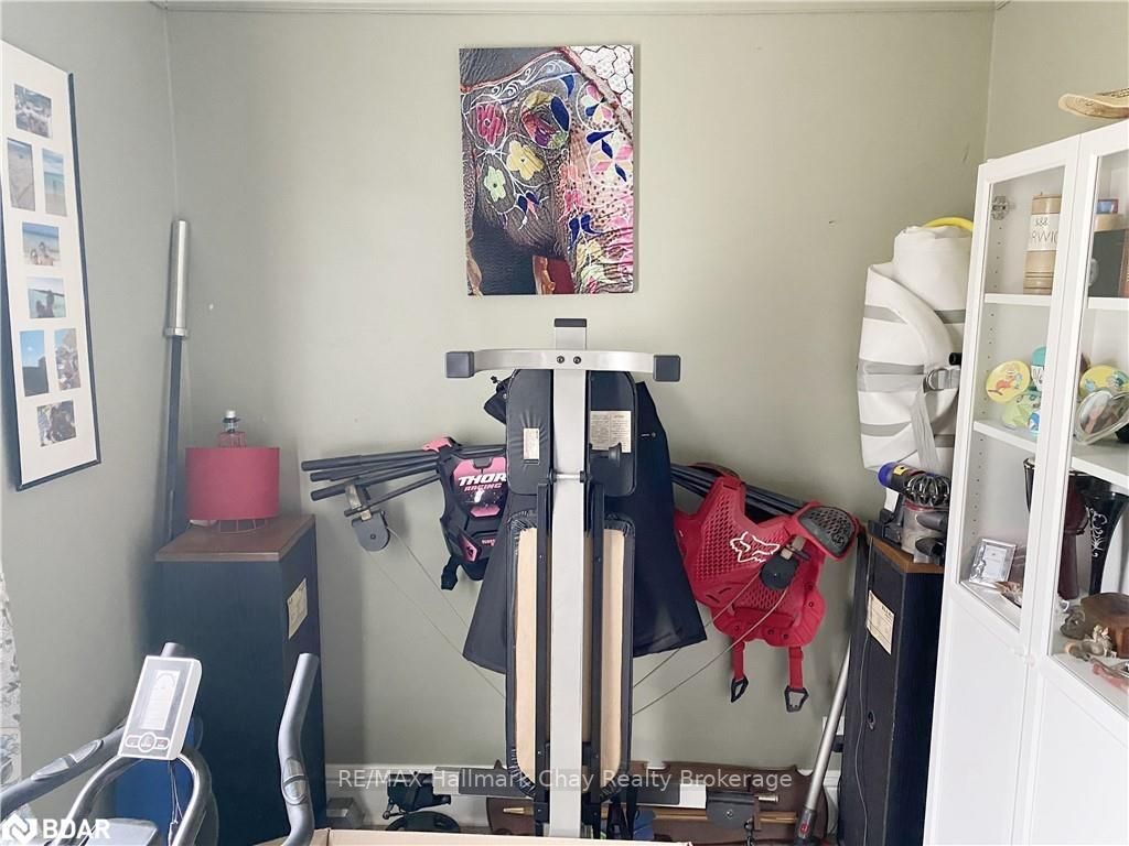 Listing Image 17
