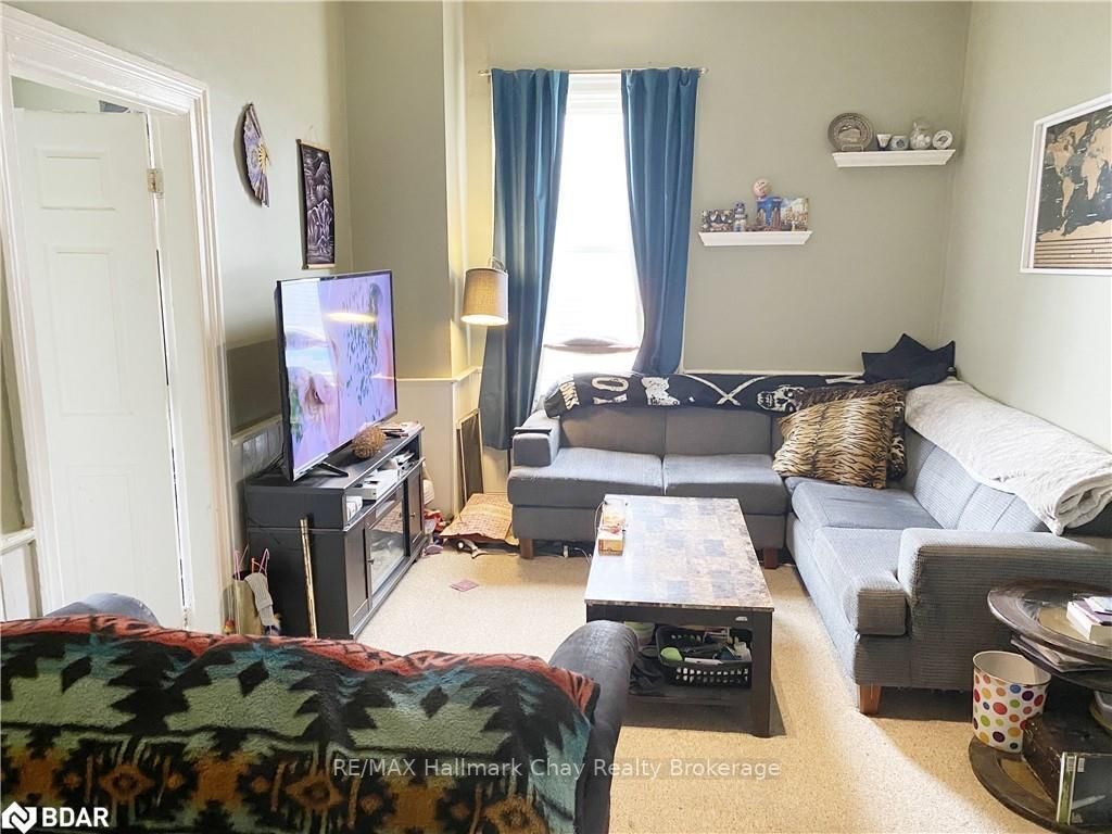 Listing Image 6