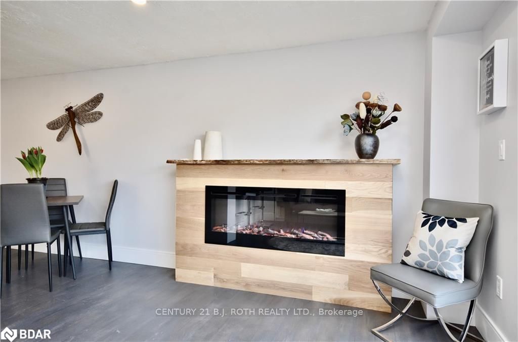 Listing Image 15