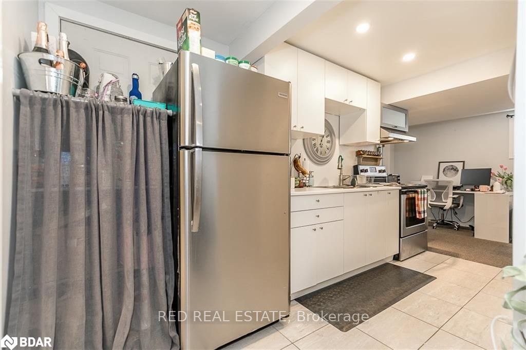 Listing Image 14