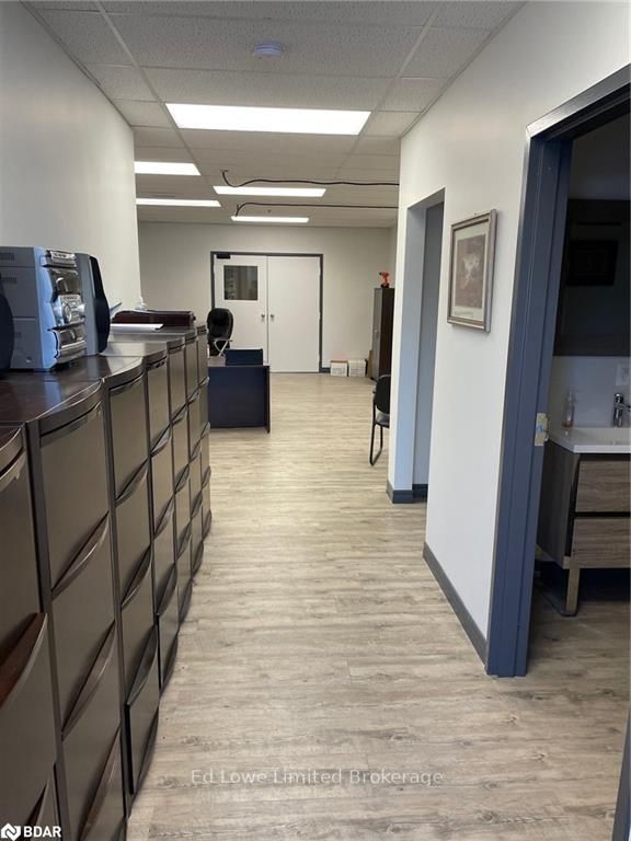 15 - 647 Welham Rd, Barrie, L4N 0B7 | Image 2