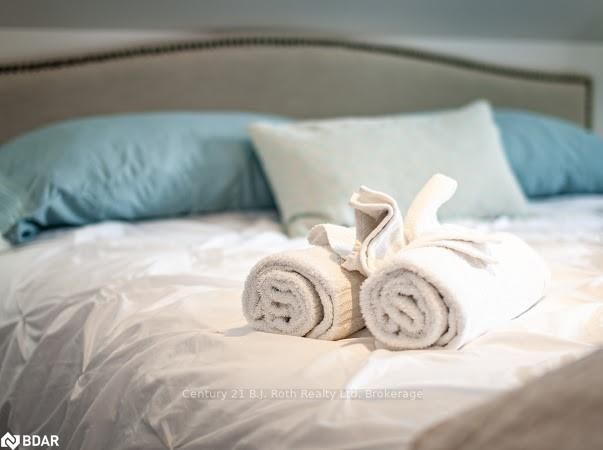 22 Caroline St, Barrie, L4N 2S3 | Image 2