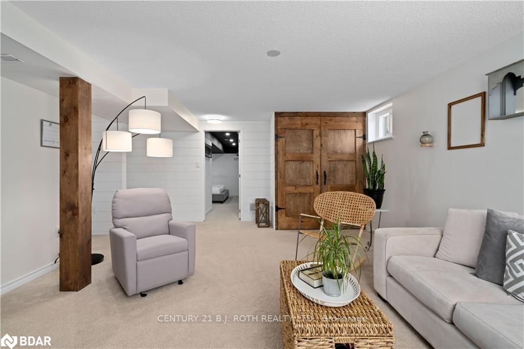 Listing Image 20