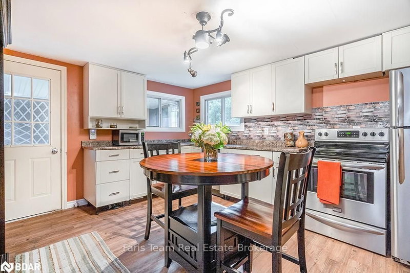 3443 Bayou Rd, Severn, L3V 0V8 | Image 3