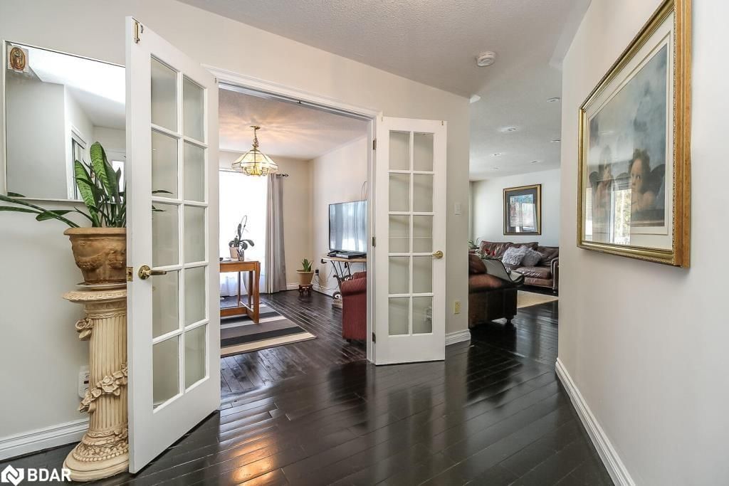 Listing Image 11