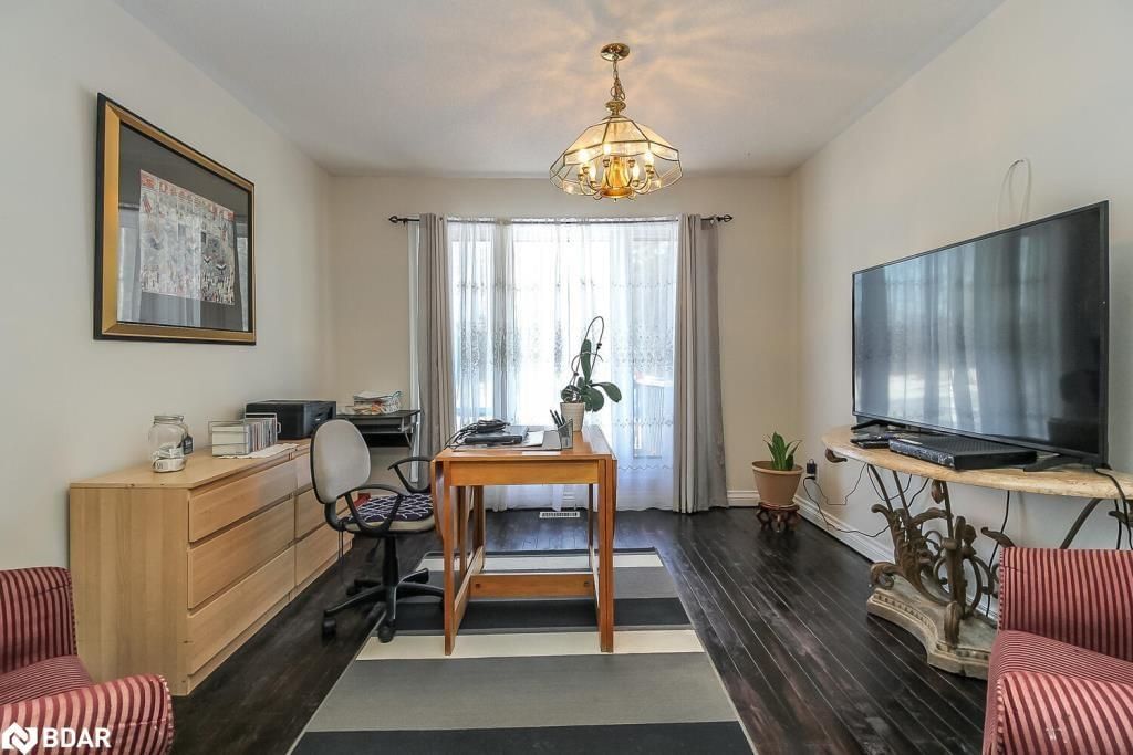 Listing Image 12