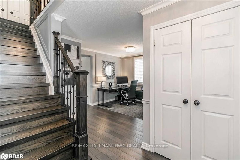 5 Claire Dr, Barrie, L4N 5X9 | Image 2