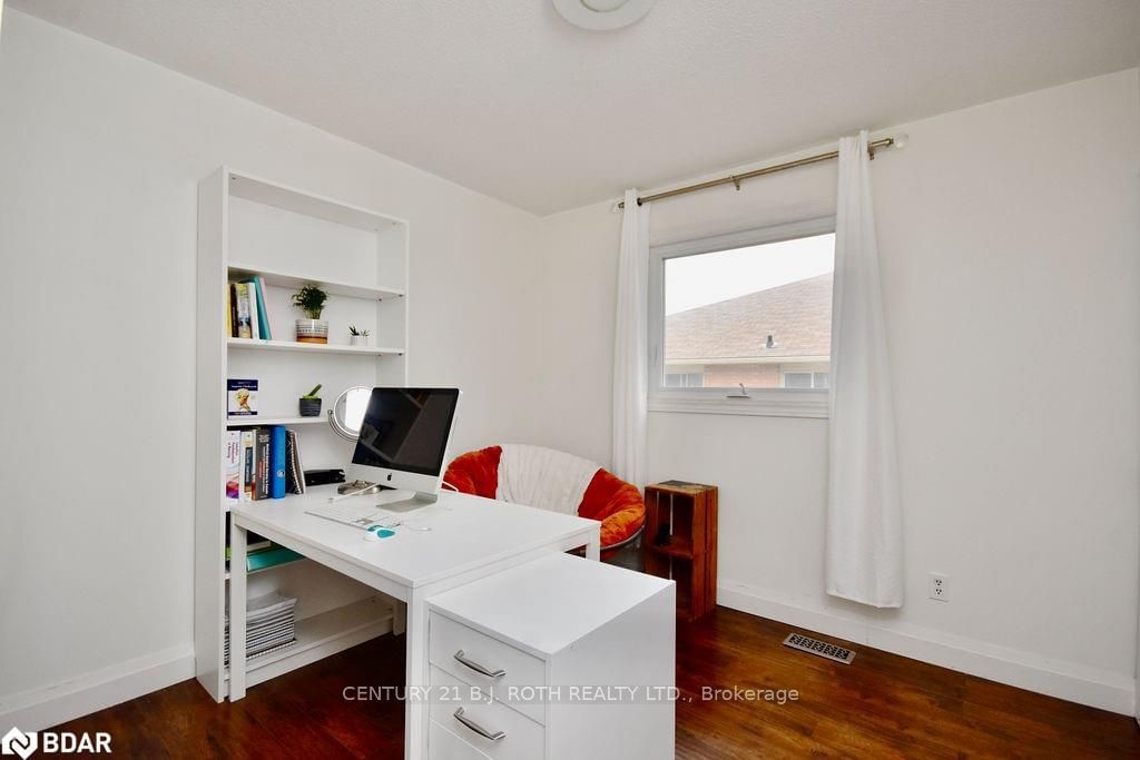 Listing Image 7