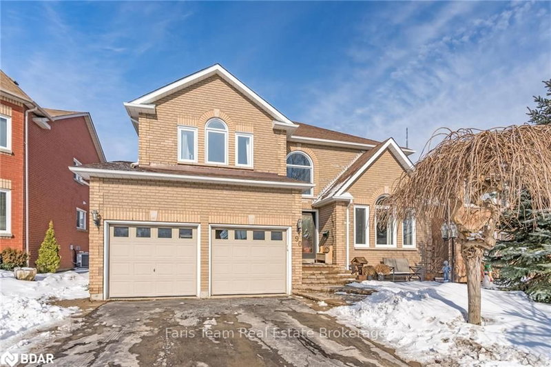 90 Cityview Circ, Barrie, L4N 7V2 | Image 2