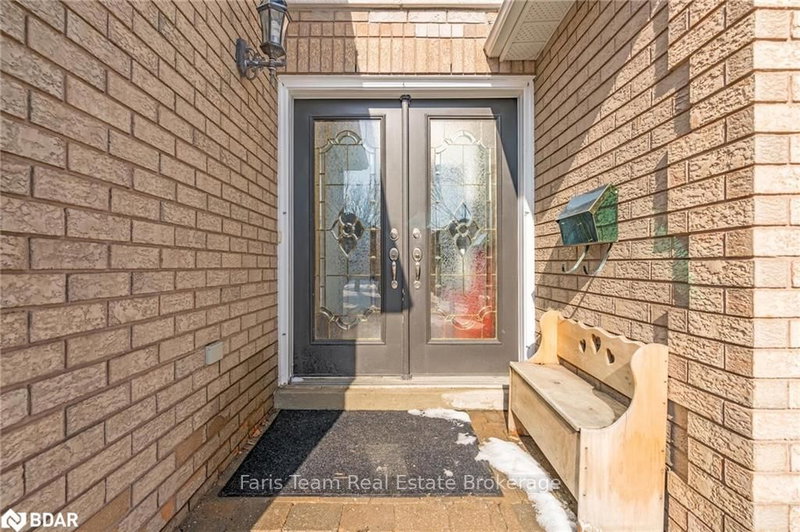 90 Cityview Circ, Barrie, L4N 7V2 | Image 3