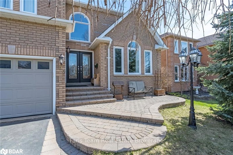 90 Cityview Circ, Barrie, L4N 7V2 | Image 2