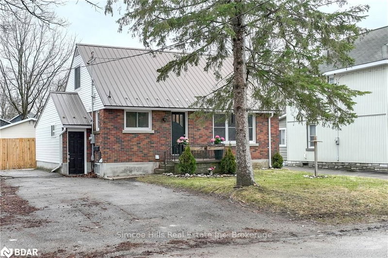 17 Champlain St, Orillia, L3V 2G6 | Image 2