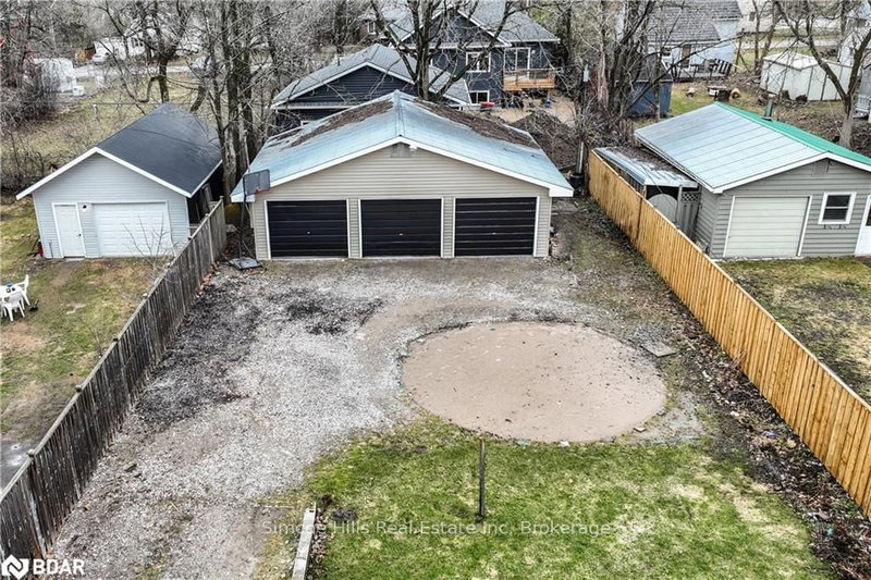 17 CHAMPLAIN St, Orillia, L3V 2G6 | Image 3