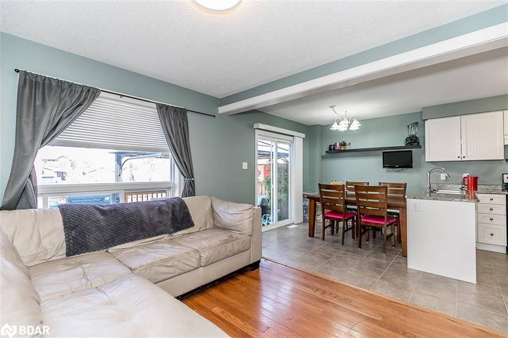Listing Image 10