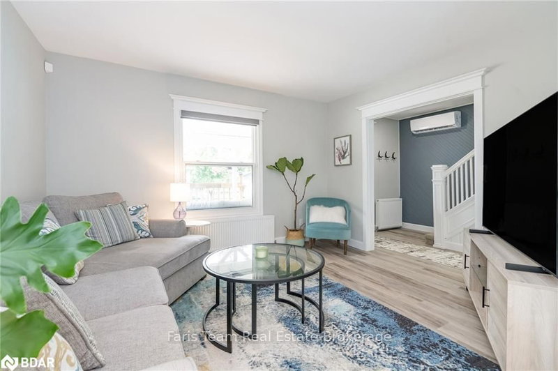 120 Dunlop St, Orillia, L3V 5P4 | Image 3