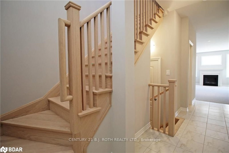 5 GREGORY Ave, Collingwood, L9Y 0Z5 | Image 2