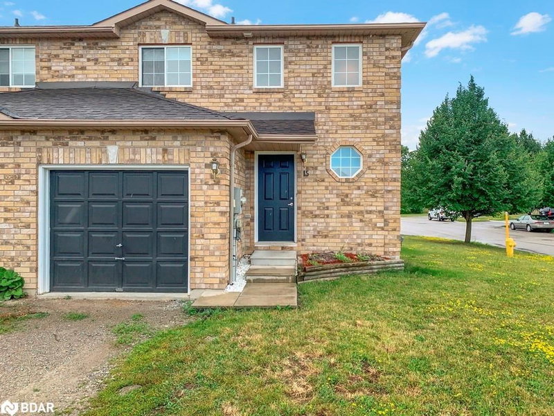 15 HEWITT Pl, Barrie, L4M 7B3 | Image 2