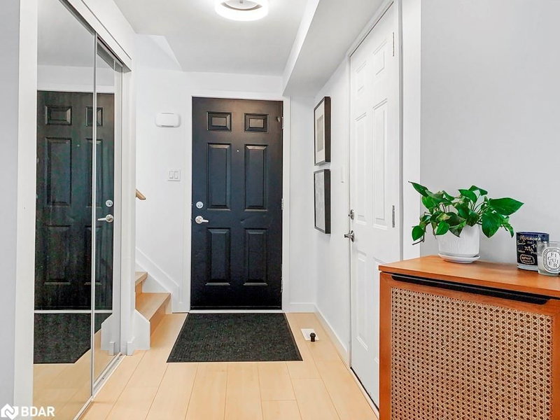 15 HEWITT Pl, Barrie, L4M 7B3 | Image 3